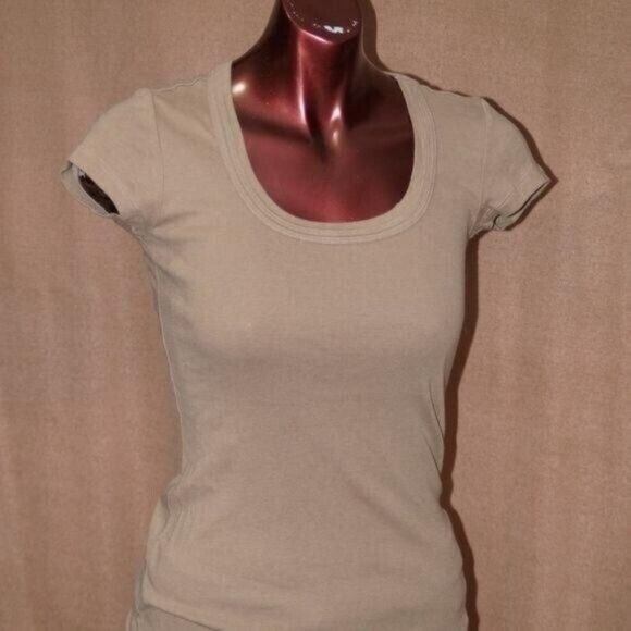 Light brown Khaki Scoop Neck Short Sleeve Basic Size S - Picture 2 of 3